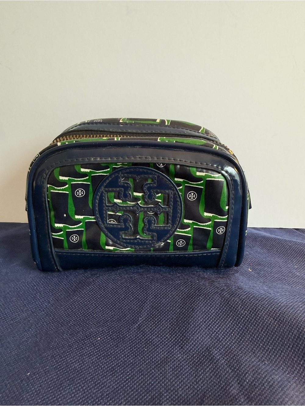 Tory Burch Cosmetic Makeup Bag Navy Blue Patent Travel Pouch Logo Print